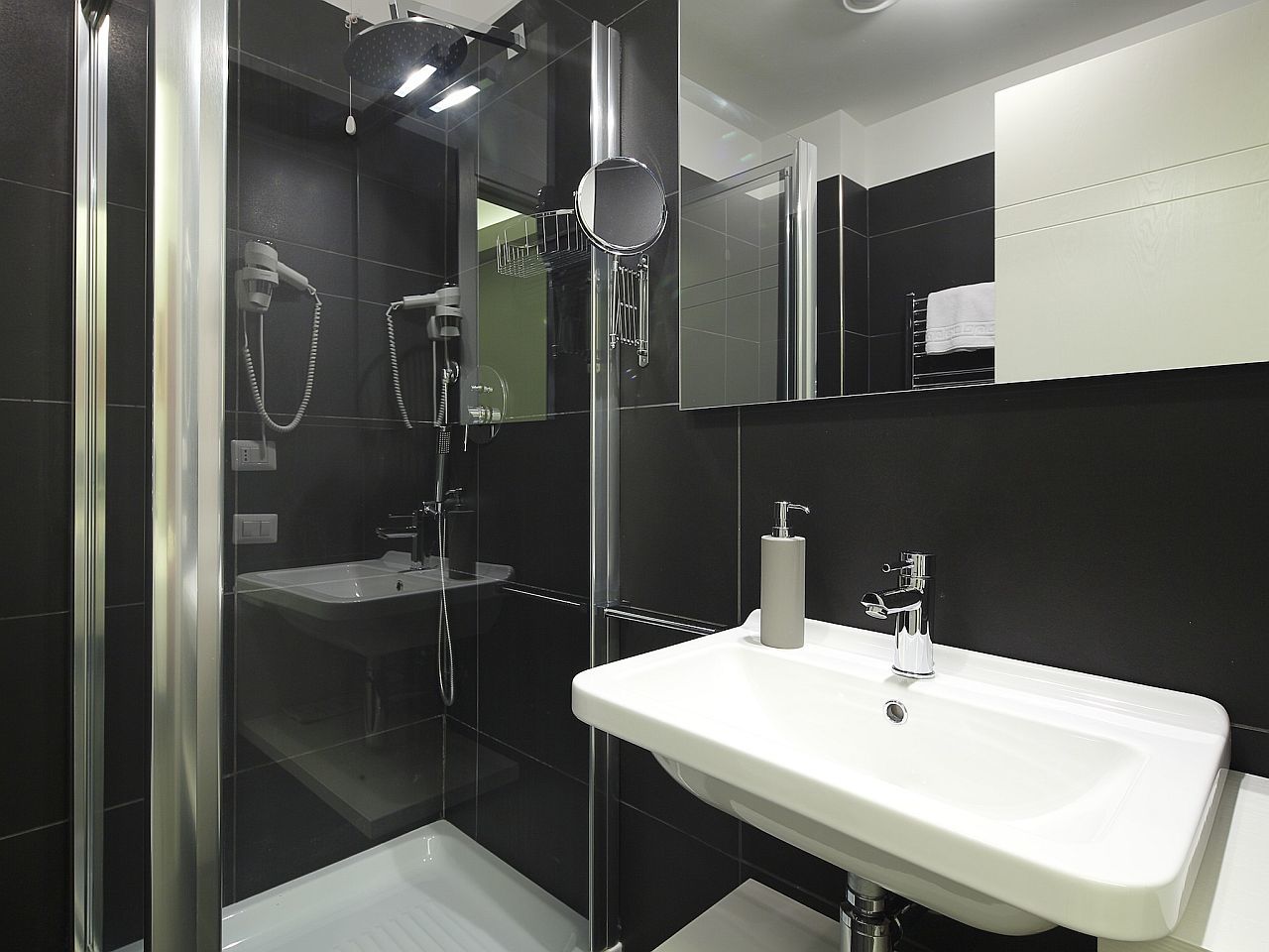 Nearhome Hotel